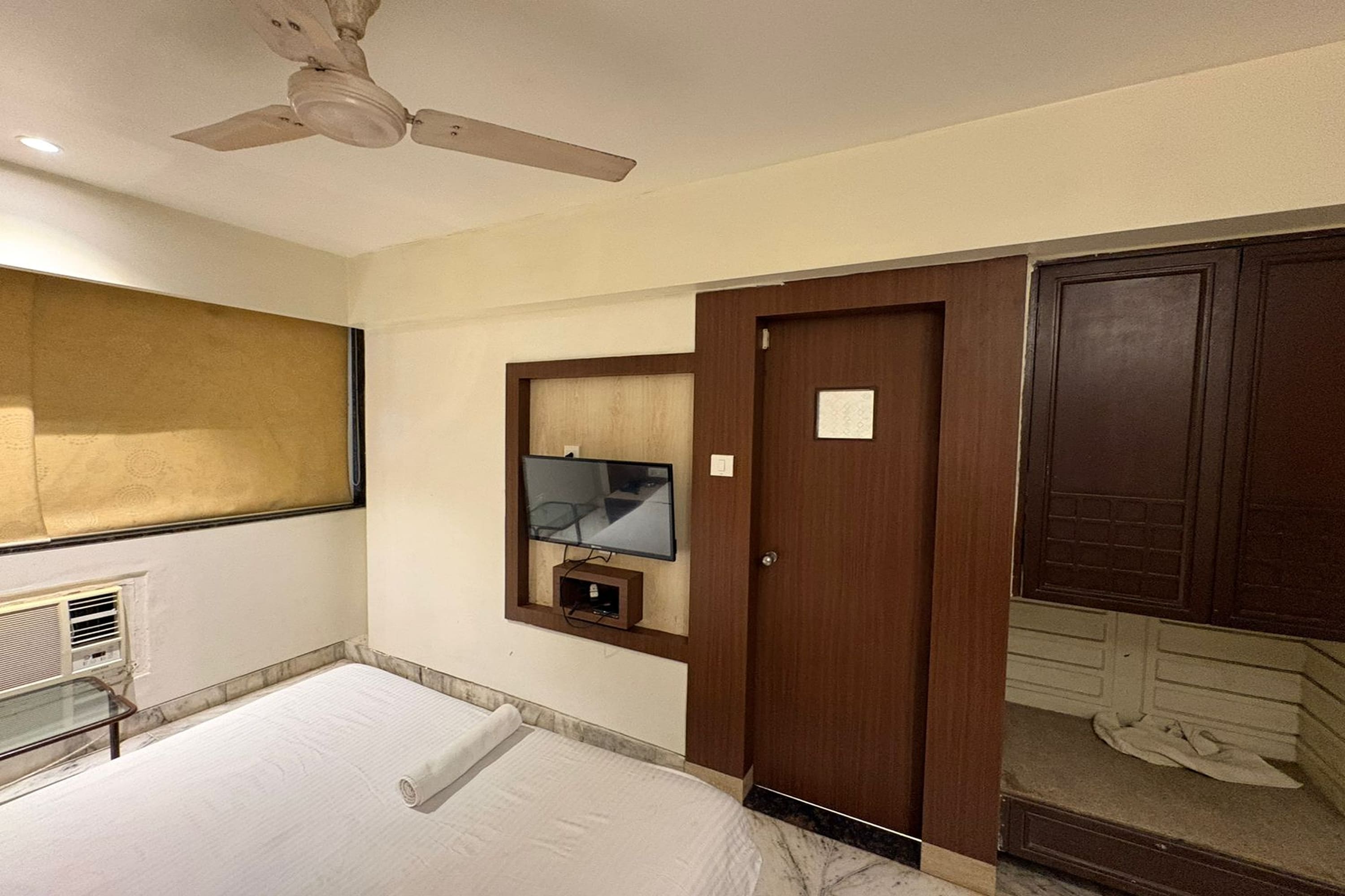 Pravasi Residency - Tap to explore photos