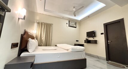 Fivetel Room Type - Super Deluxe Room