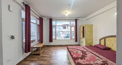 Rockstar Stay : Best Home Stay In Old Manali Room Type - Bedroom 6