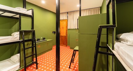 Versailles Backpacker Hostel Room Type - 7 Bed Female Dorm Per Bed