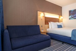 Holiday Inn Express Leigh - Sports Village