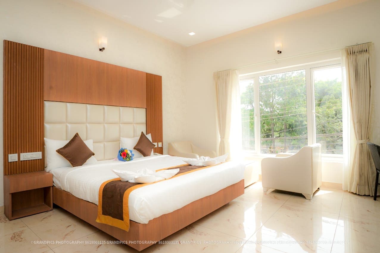 Sukhi A Luxury Stay Inn - Tap to explore photos