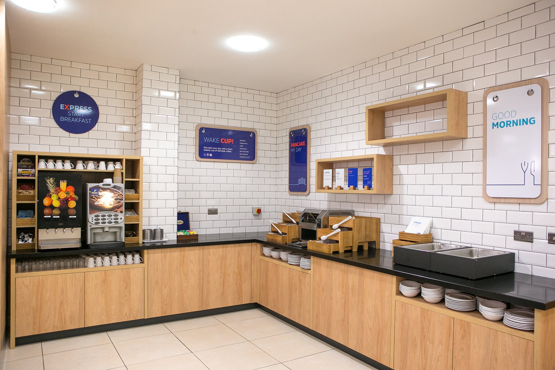 Holiday Inn Express HULL CITY CENTRE - Tap to explore photos
