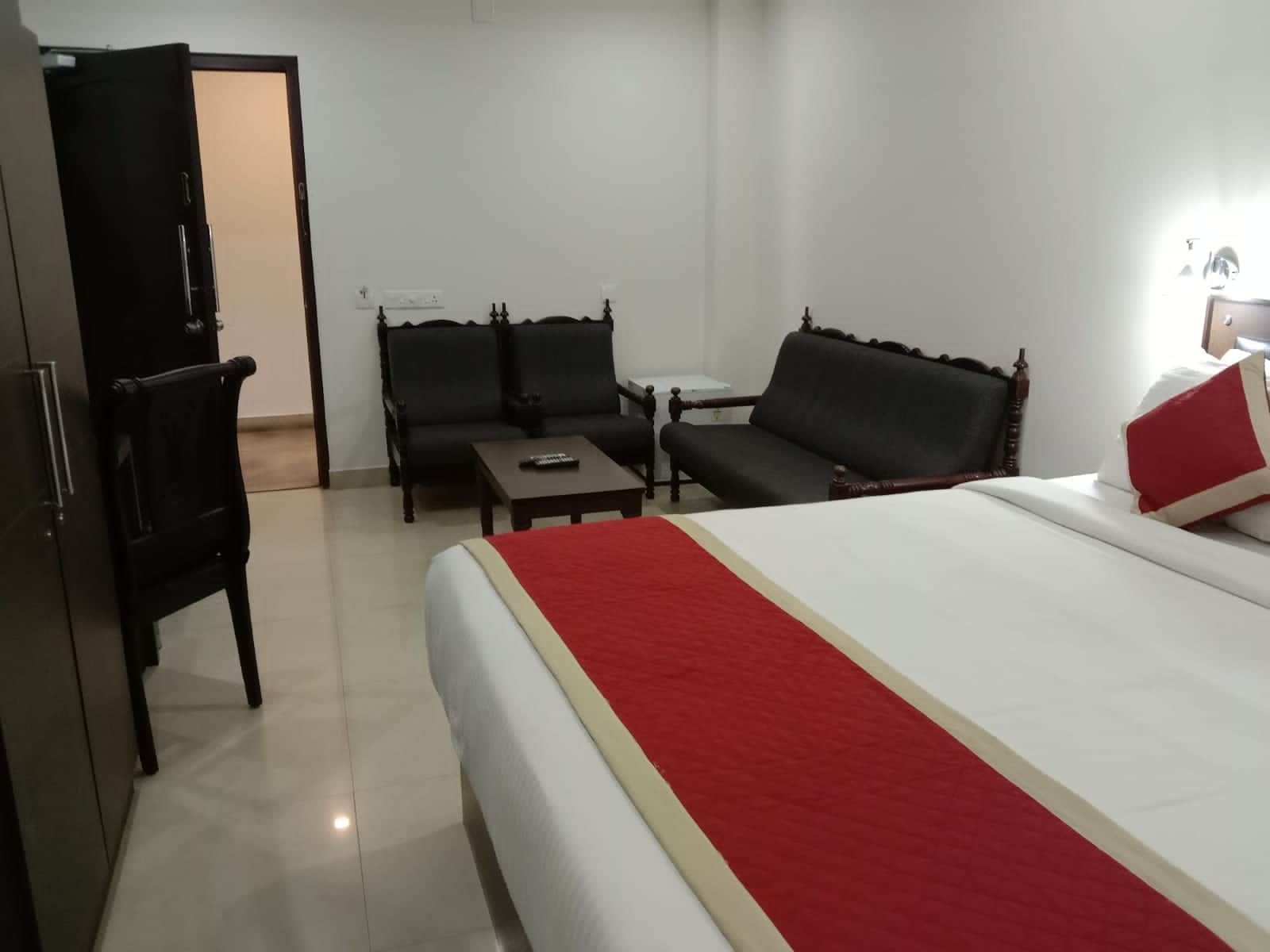 Hotel Nakshatra Regency Koppam - Tap to explore photos