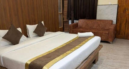 HOTEL INDI PALACE Room Type - Suite Room