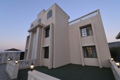 New Luxurious Harmony Villa -2 by 23VillaStay