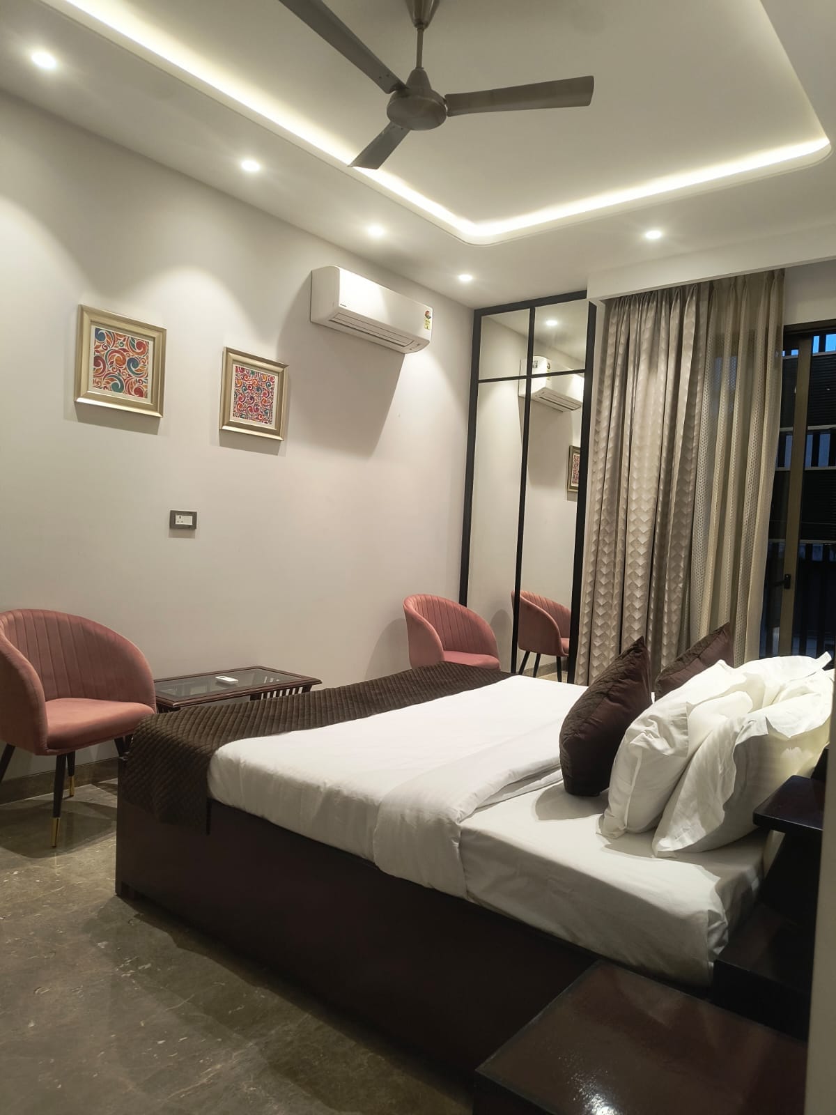 Premium 3 BHK Apartment in GK 2 - Tap to explore photos