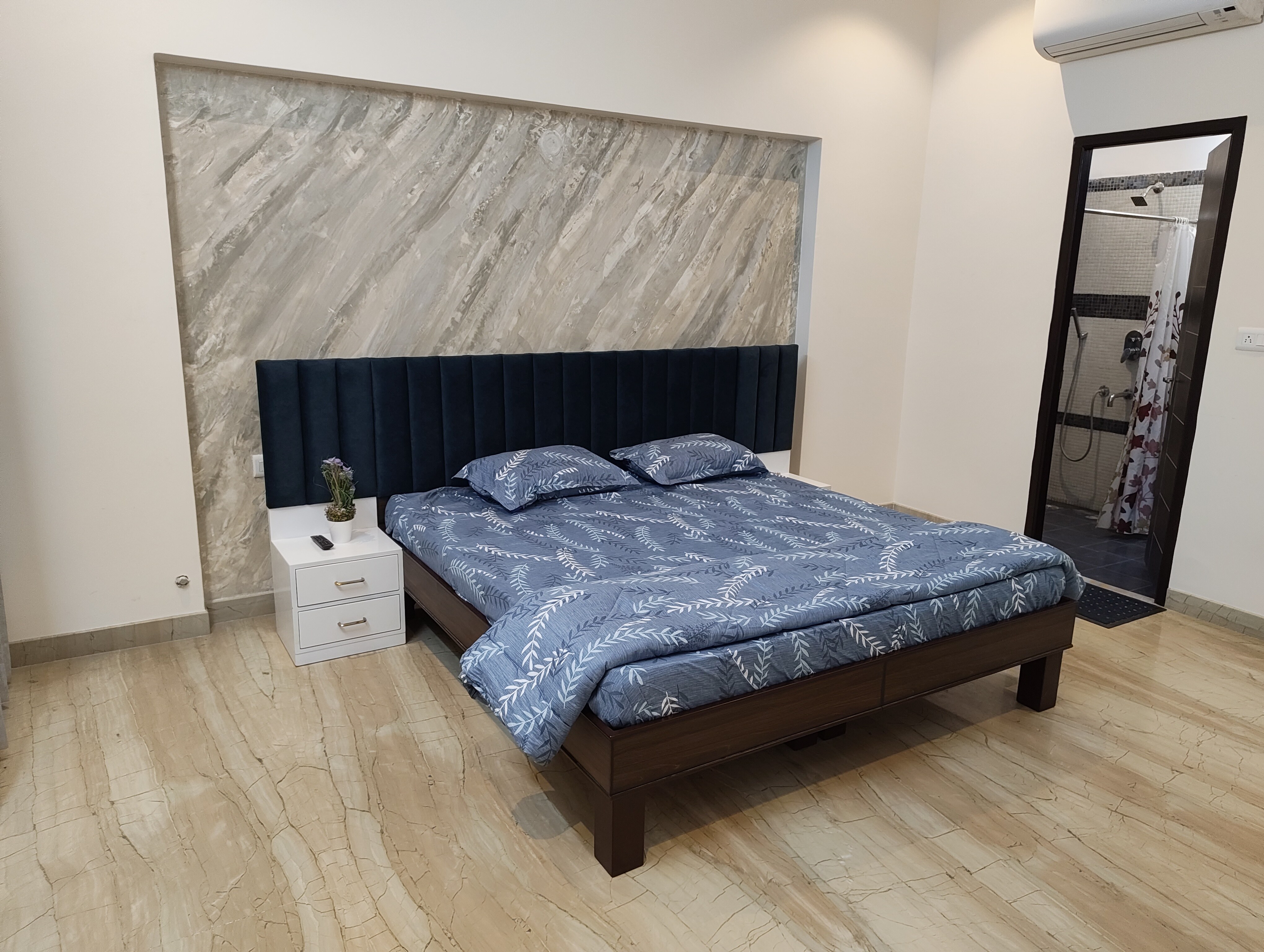 3BHK Modern Villa at Central Area - Tap to explore photos