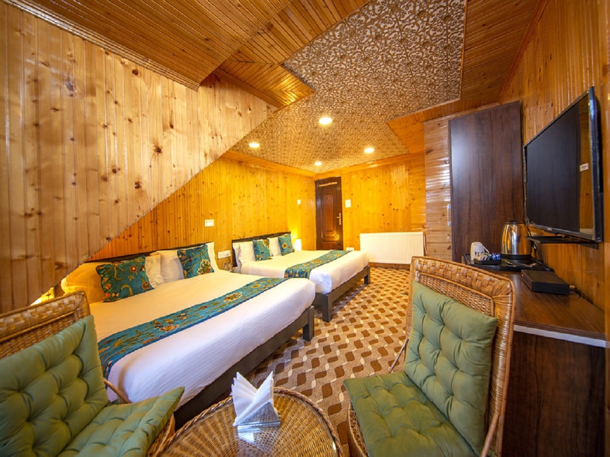 Gulmarg Ski Hill Resort - Tap to explore photos
