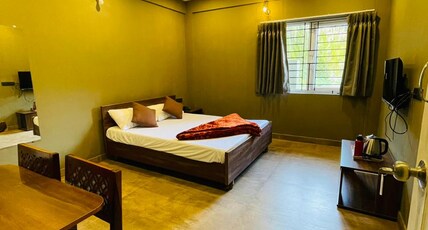 WinBa Castle Room Type - Deluxe W Balcony 3