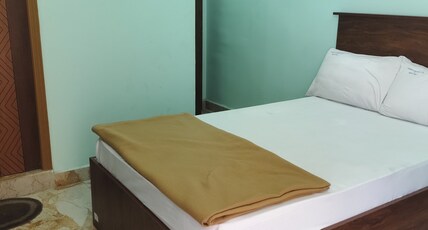 CHANDU'S HOTEL & FUNCTION HALL Room Type - Standard Room