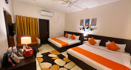 Kasturi hotel and Restaurant Room Type - FOUR BED FAMILY ROOM (AC)