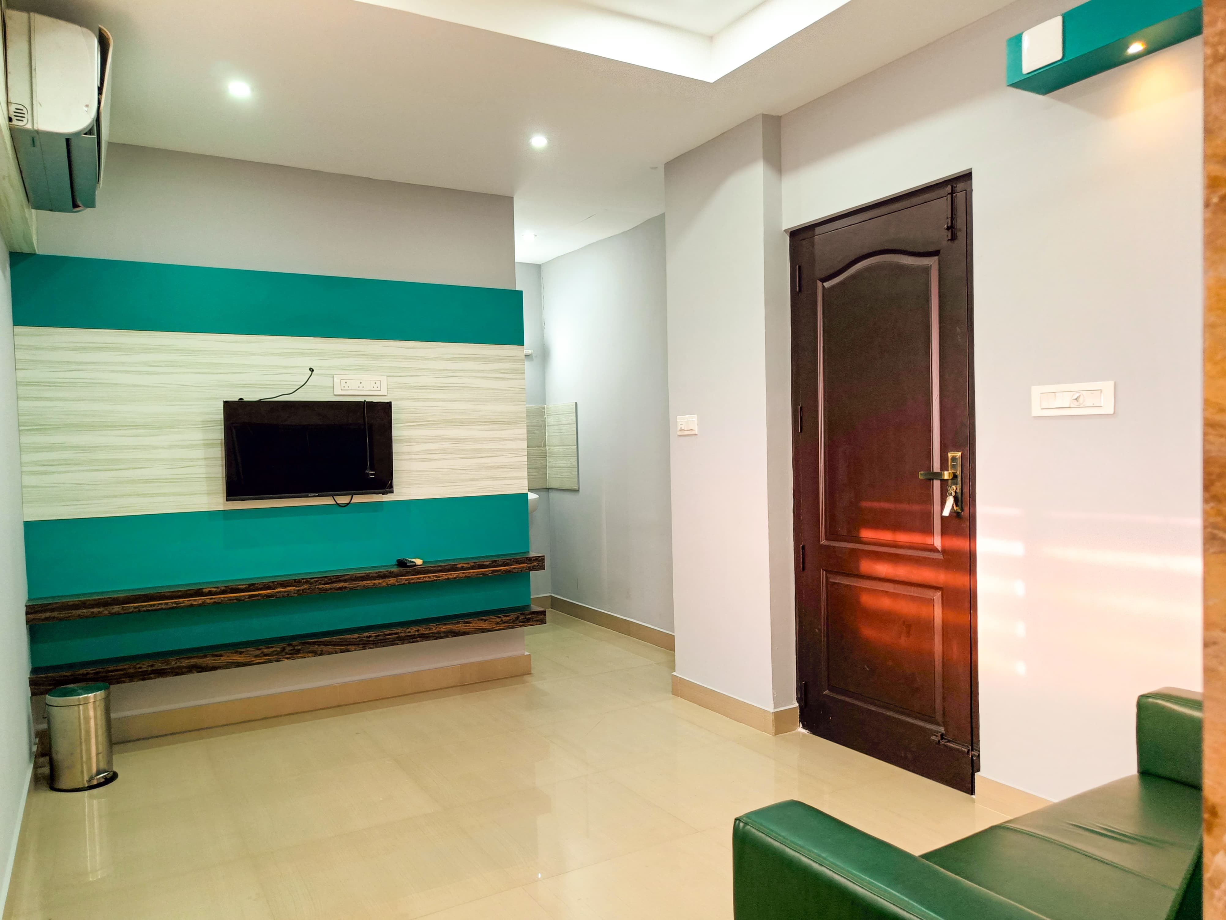 Nexstay Moments Inn - Tap to explore photos