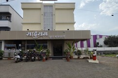 HOTEL SAIRAM VEG RESTAURANT AND LODGING