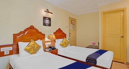 Capital O Indrapuri Rajadhani Room Type - Deluxe Capital O Indrapuri Rajadhani Room Type - Deluxe
