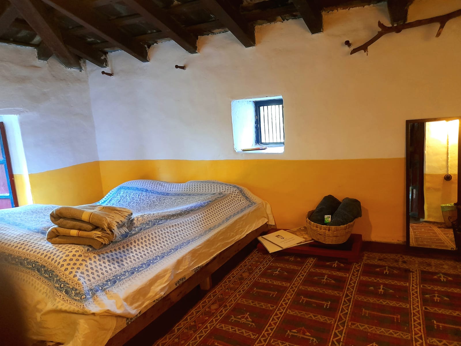 Ballu homestay Monal - Tap to explore photos