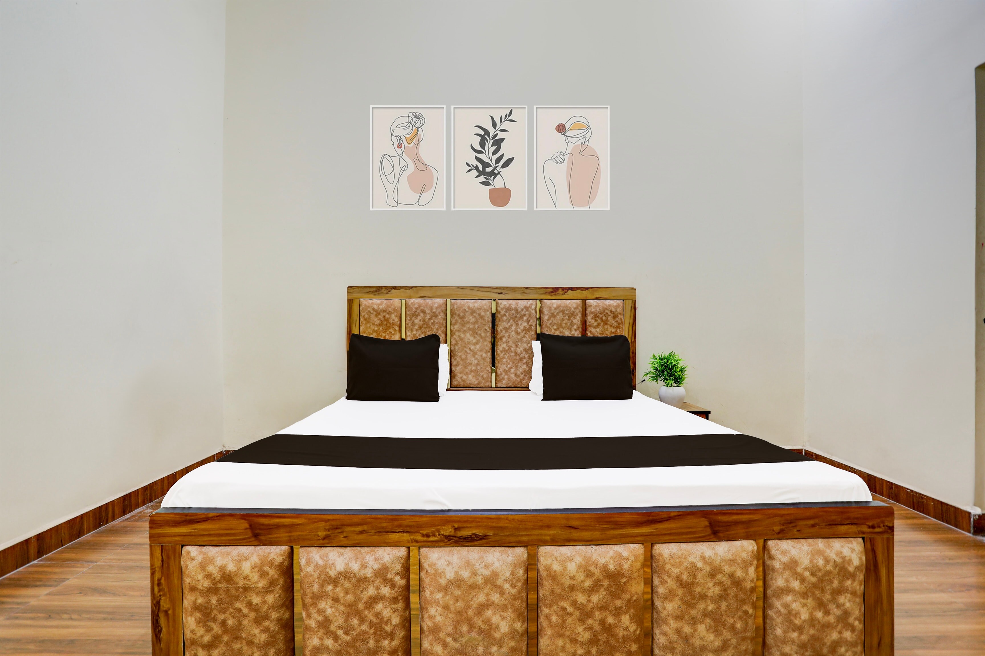 Hotel O SHREE MANDAP HOTEL - Tap to explore photos