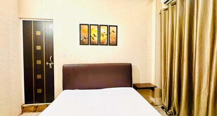 Cozy stay nearby Munshipulia metro Room Type - Bedroom 1