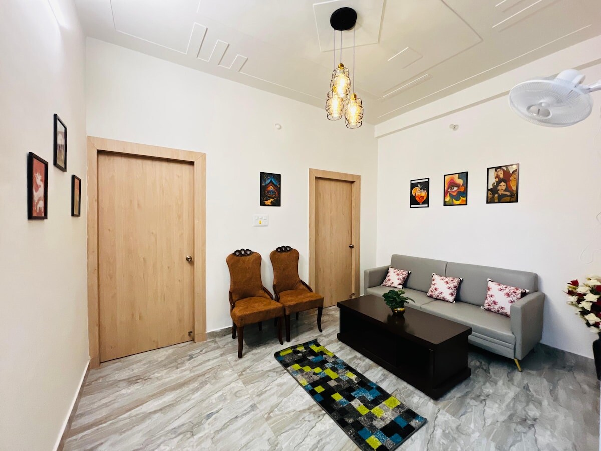 Aashiyan Abode | Entire 4 Room Flat | Near Ram Mandir - Tap to explore photos