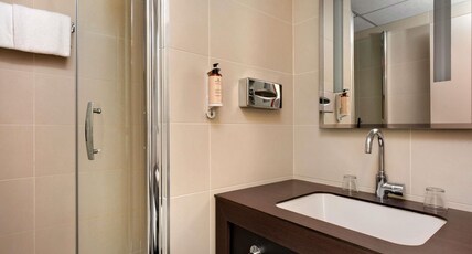 Mercure Vichy Thermalia Room Type - Superior Room for PRM, with a double bed