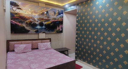 Maan sarover paying guest house  Room Type - Luxury deluxe room