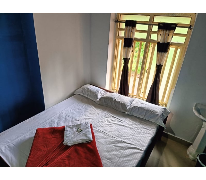 SHAMBHAVI DEEPA GURUSADANA GUEST HOUSE - Tap to explore photos
