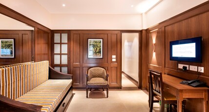 HOTEL RAINDROPS Room Type - RADIANCE (Suite)
