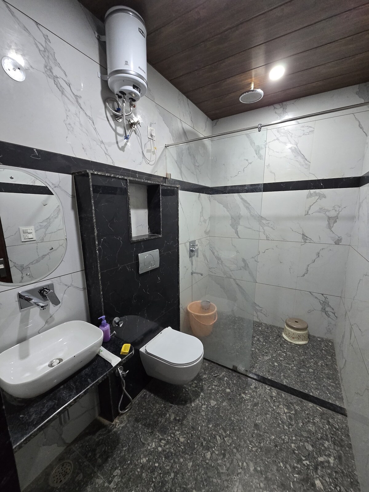 Premium Haven Airport Road Luxury Stay Rooms - Tap to explore photos