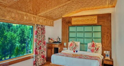 Hotel Royal Comfort Regency - Dal View Room Type - Premium Suite Room AC