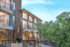 The Rosefinch Sarovar Portico