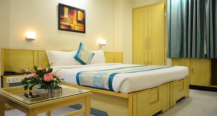 Hotel Green Horizon Room Type - Standard Room with Work Desk