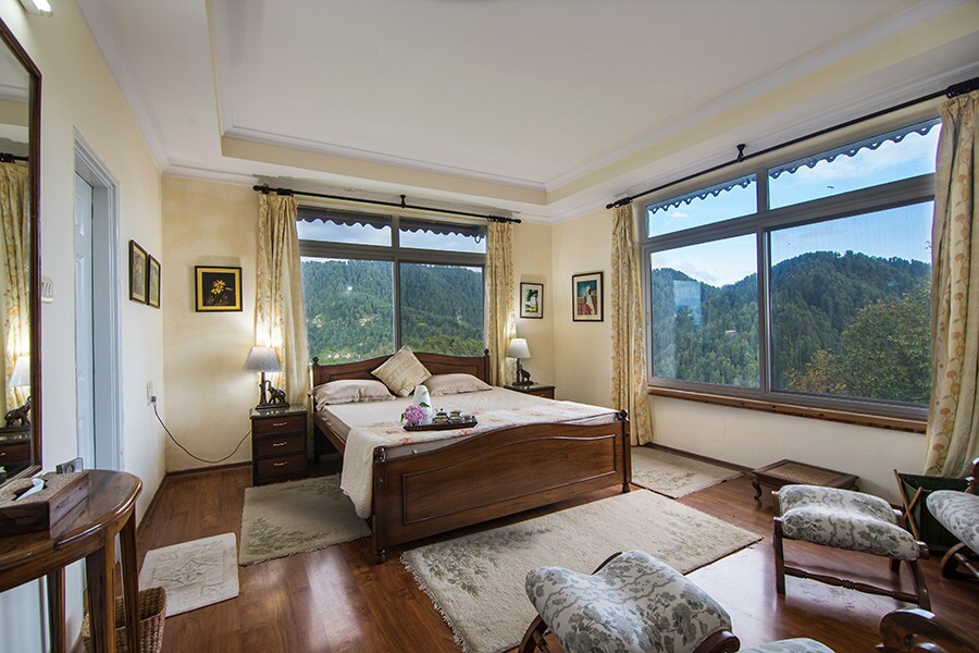 StayVista at Majestic Mountain View Villa - Tap to explore photos