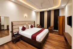 Hotel Royals, Zirakpur