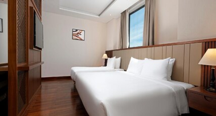 Green Beach Hotel Nha Trang Room Type - Suite Triple City View