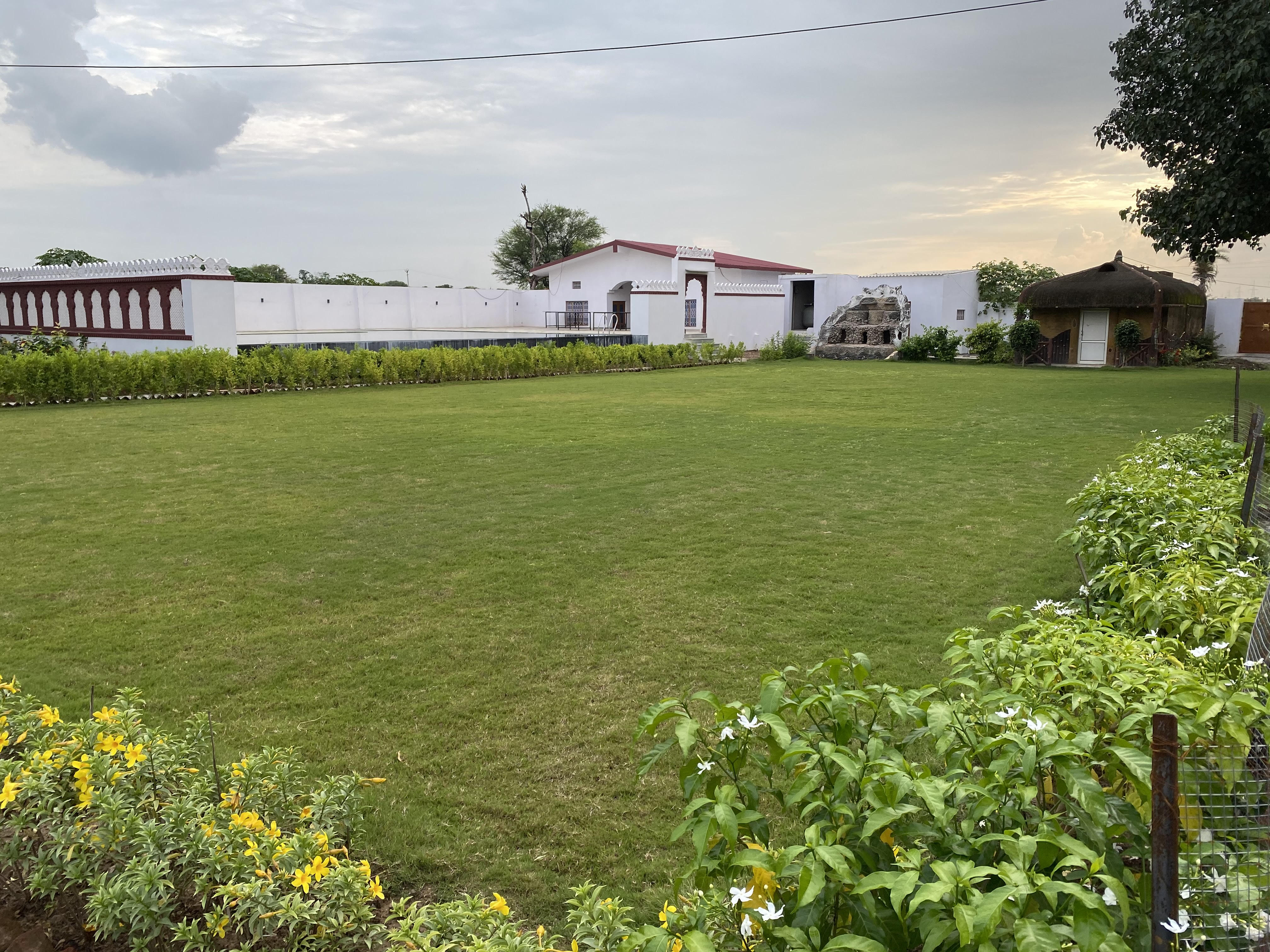 Roop Shree Hotel - Tap to explore photos