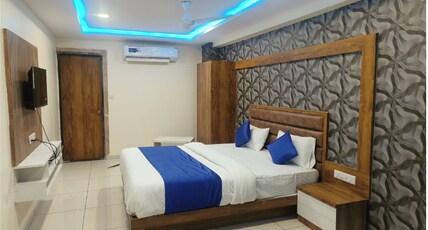 Hotel Krishna Villa Room Type - Double Bed AC Room