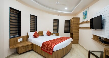 Hotel  Balaji Palace Room Type - Comfort Queen Size Bed Room