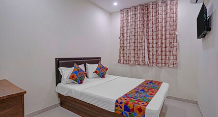FabHotel Elegance Inn Room Type - Deluxe Room