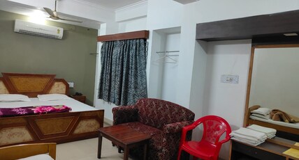 Hotel Yashoda International Room Type - Triple Bed Ac