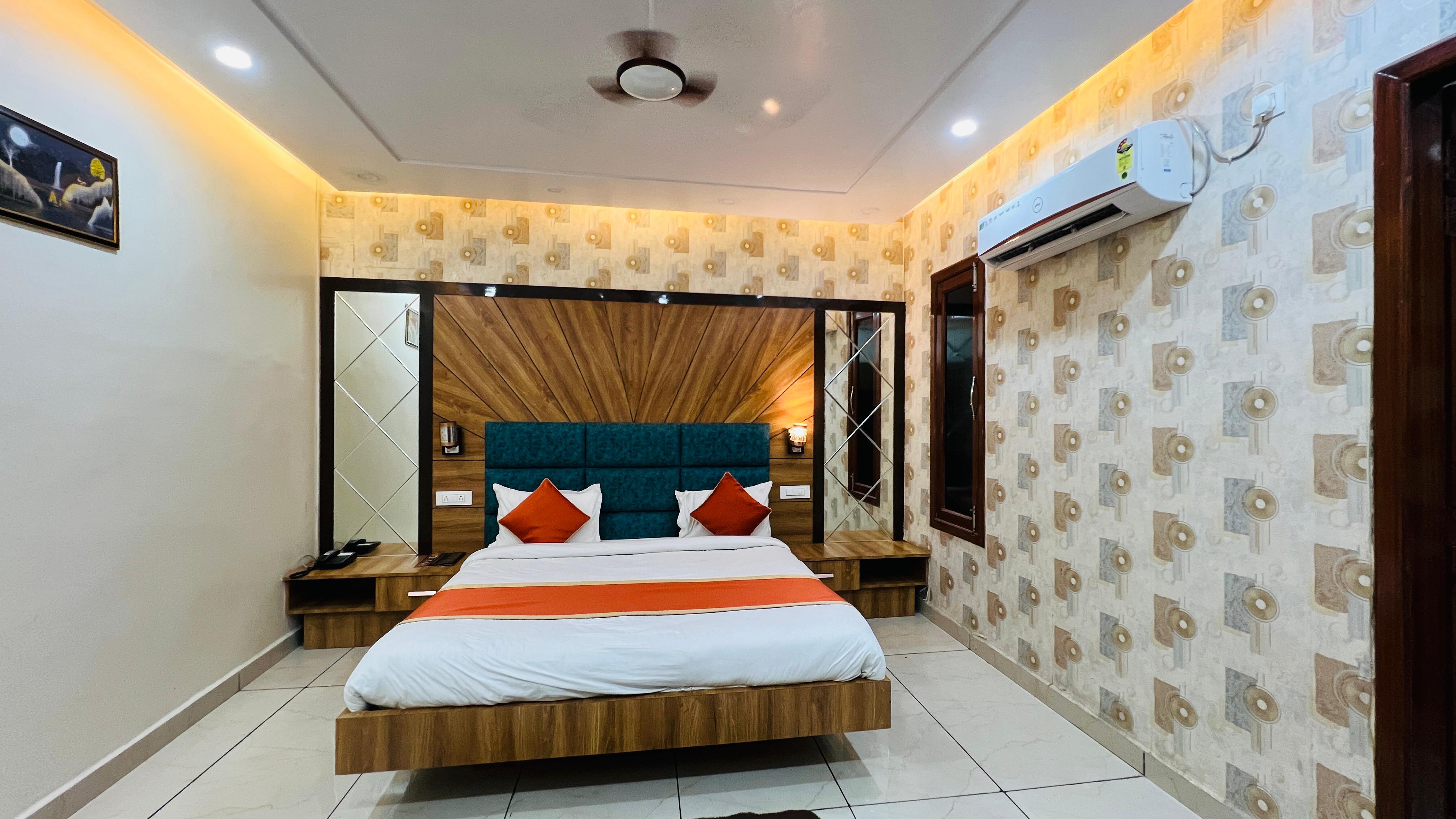 Hotel ROBINSON - Tap to explore photos