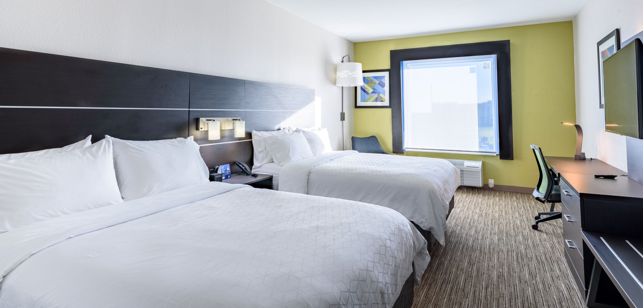Holiday Inn Express & Suites BASTROP - Tap to explore photos