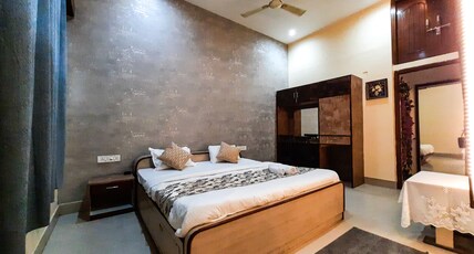 Hotel Rajyashree palace Room Type - Deluxe