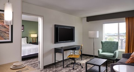 Homewood Suites by Hilton Anchorage Room Type - 1 KING 1 BDRM STE NONSMOK