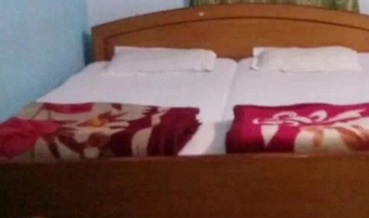 Hotel Manorath - Tap to explore photos