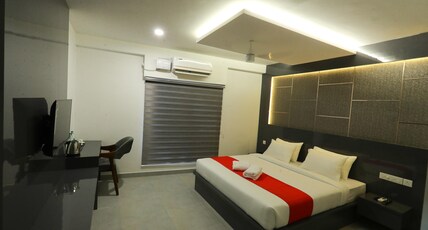 D-Luxe Room Type - DELUXE AC ROOM
