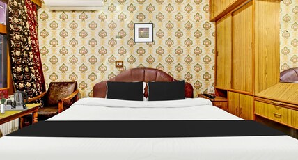 Hotel O Residency Road Srinagar Room Type - Deluxe with Balcony