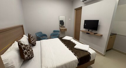 Royal Inn Room Type - Deluxe Double with Kitchen
