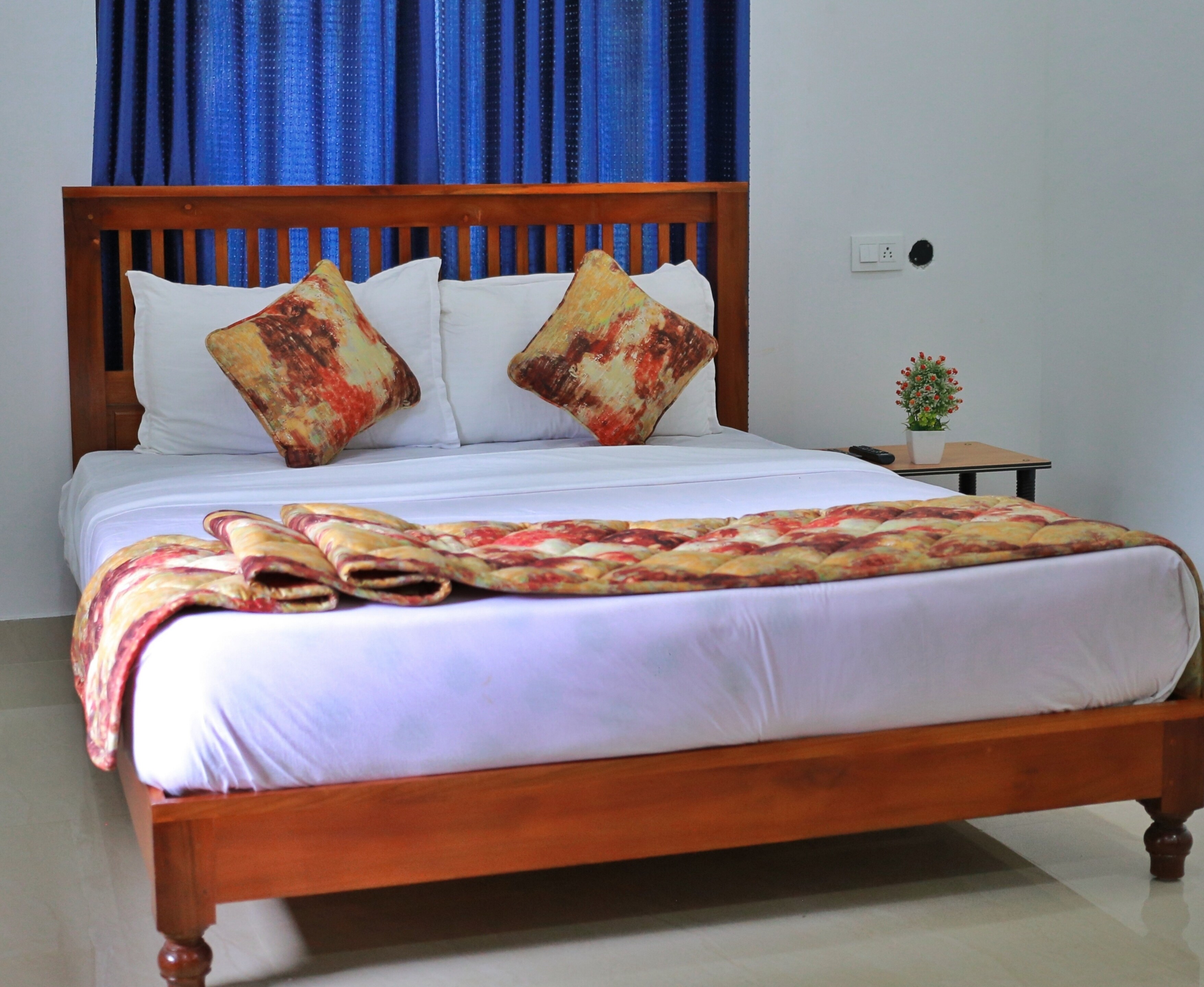 Lake Munnar Homestay - Tap to explore photos