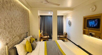 Hotel Gurukripa Room Type - Cozy Corner Double Room