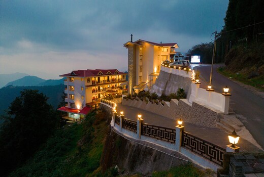 Voyage Glenz Resort